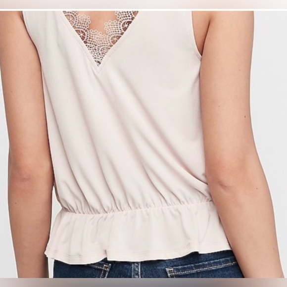 Express  V-Neck Pink Ruffled Peplum Camisole - Picture 2 of 11